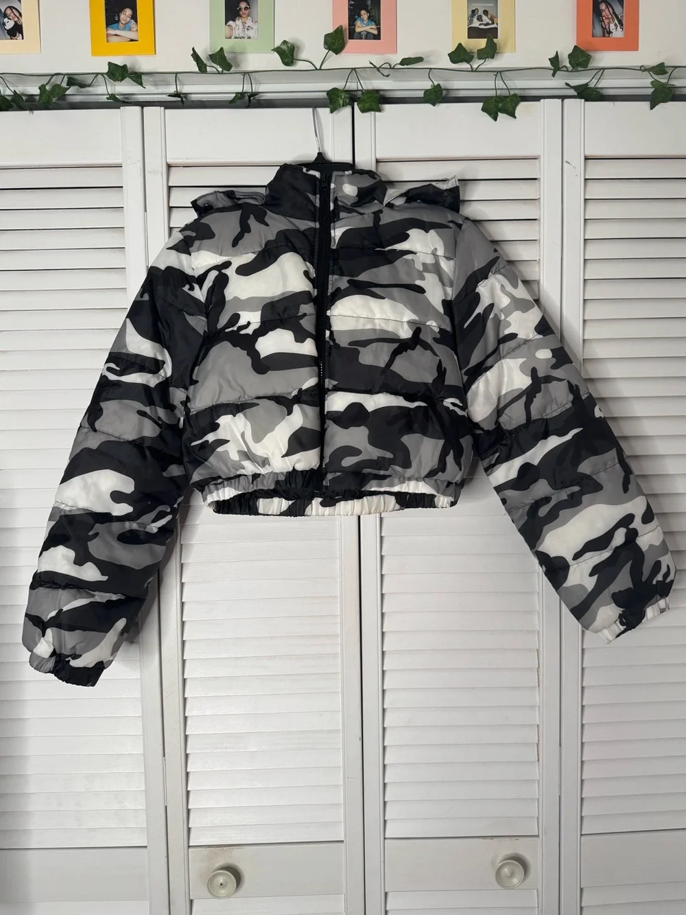Black & Gray Camo Cropped Puffer Jacket